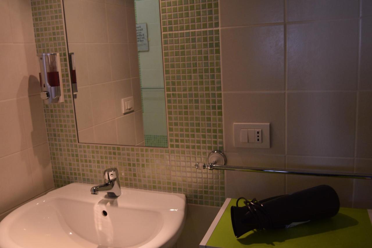 Su Fassoi Cabras Bed & Breakfast ภายนอก รูปภาพ