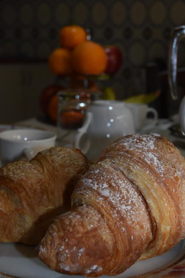 Su Fassoi Cabras Bed & Breakfast ภายนอก รูปภาพ