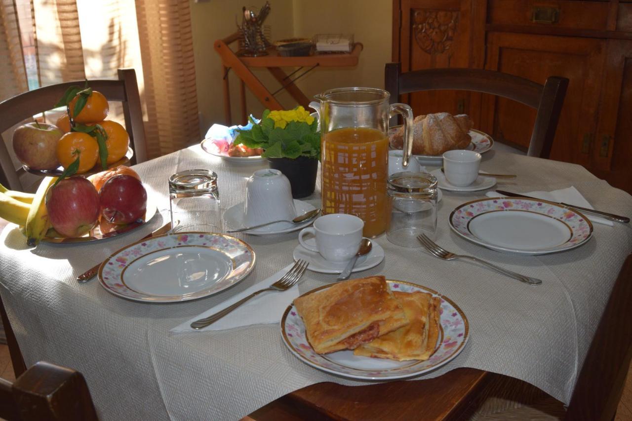 Su Fassoi Cabras Bed & Breakfast ภายนอก รูปภาพ