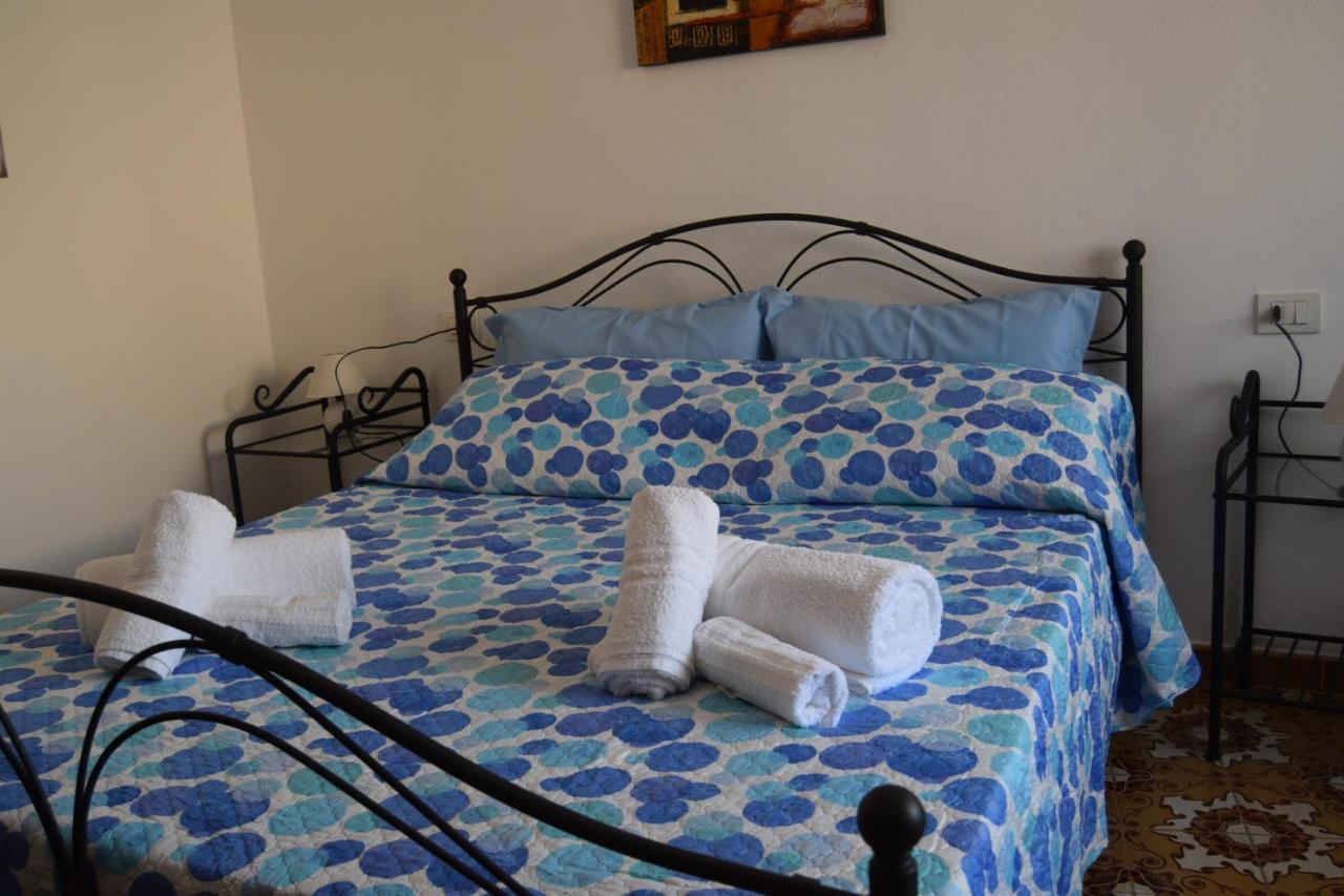 Su Fassoi Cabras Bed & Breakfast ภายนอก รูปภาพ