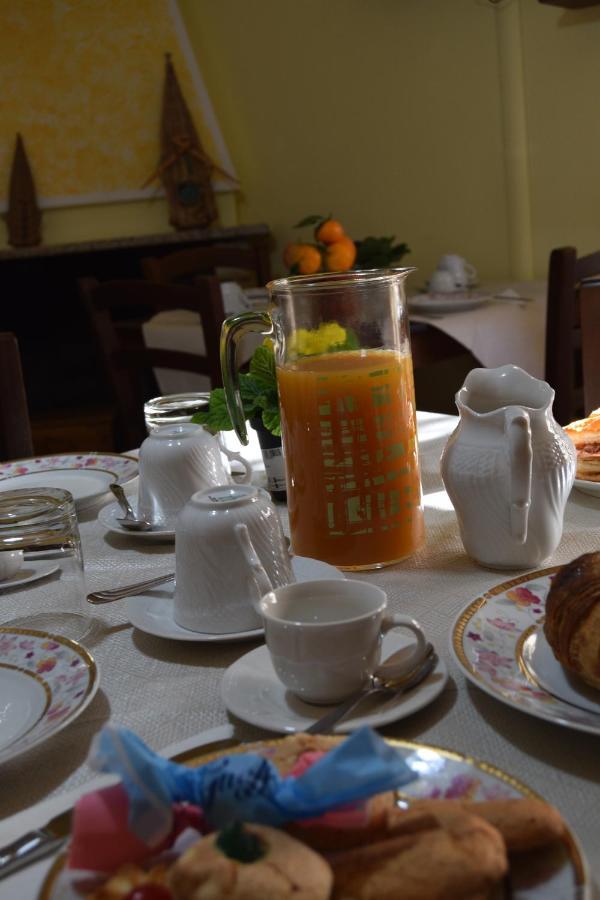 Su Fassoi Cabras Bed & Breakfast ภายนอก รูปภาพ