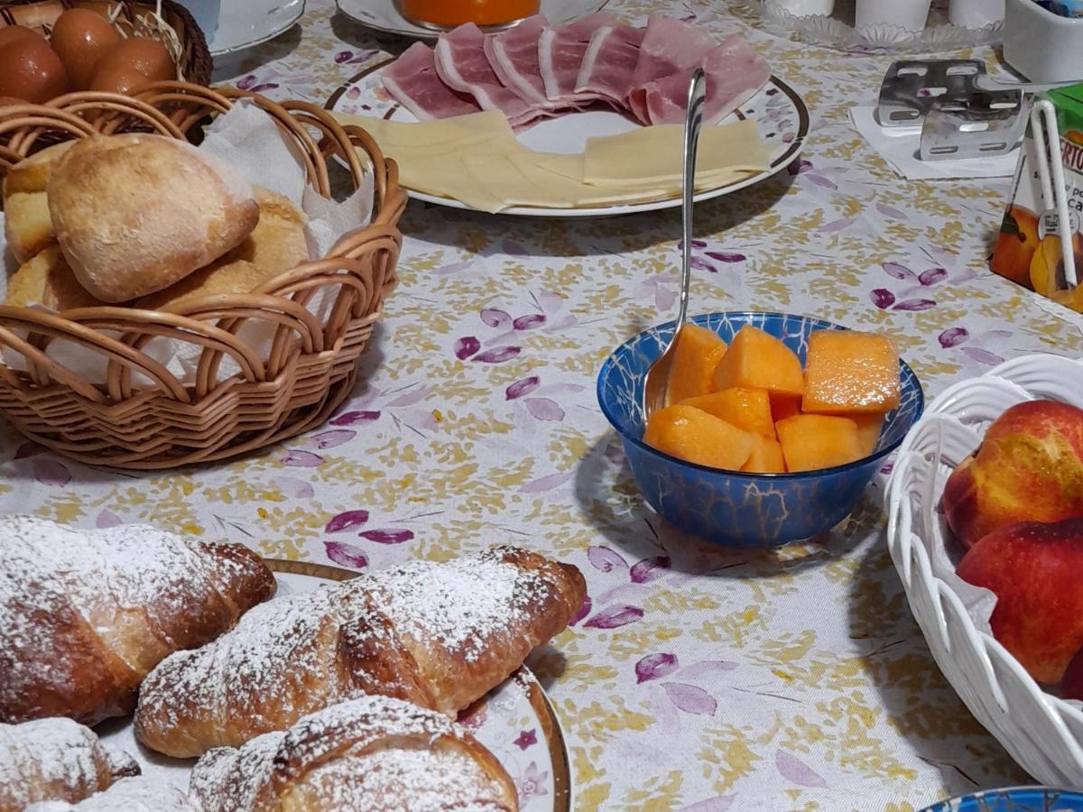 Su Fassoi Cabras Bed & Breakfast ภายนอก รูปภาพ