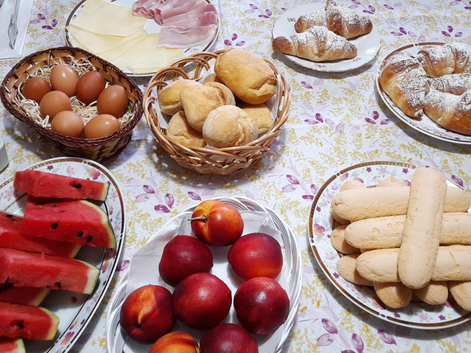 Su Fassoi Cabras Bed & Breakfast ภายนอก รูปภาพ